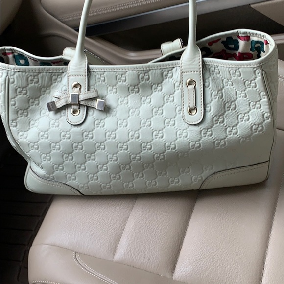 Gucci Handbags - Gucci tote